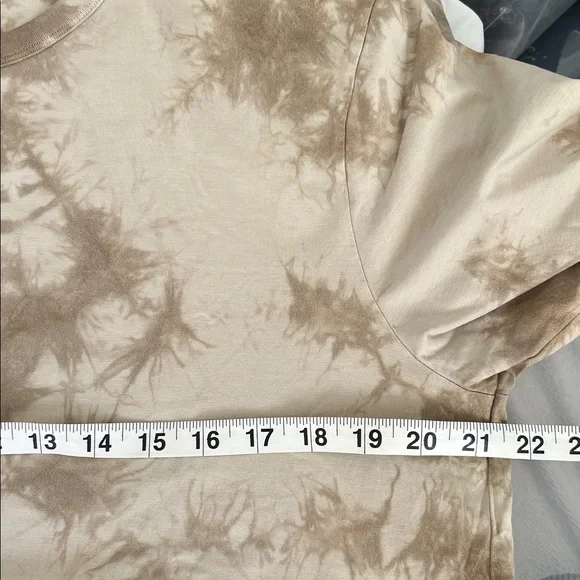 Lululemon Fundamental Tee NWOT - Picture 3 of 4